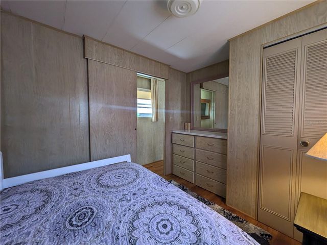 215 WILLOW OAK LANE, Sarasota, FL 34237