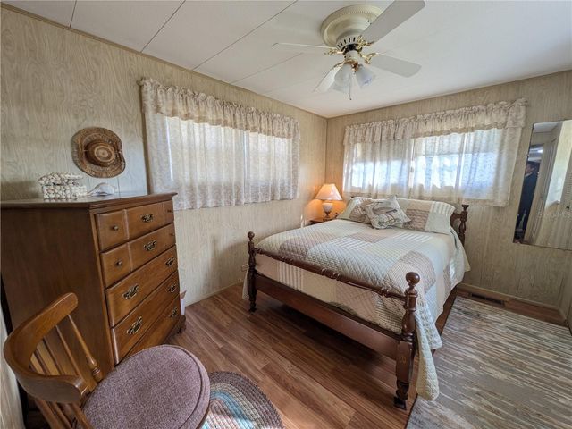 215 WILLOW OAK LANE, Sarasota, FL 34237