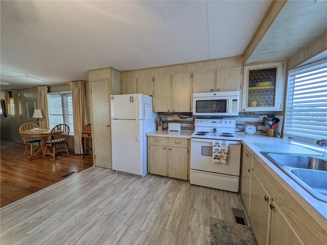 215 WILLOW OAK LANE, Sarasota, FL 34237