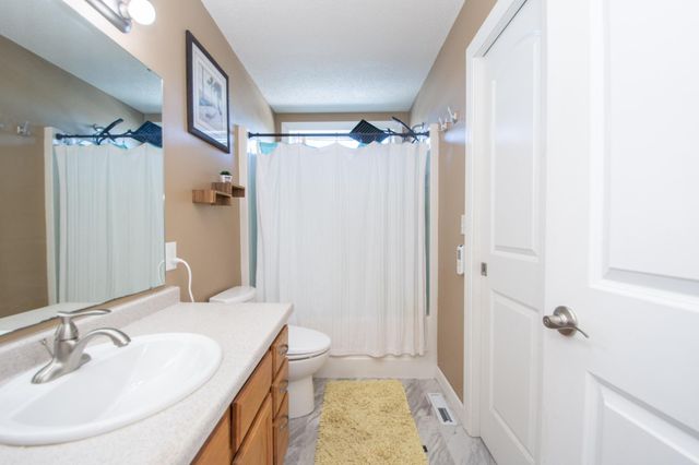 3023 33rd Street S, Moorhead, MN 56560