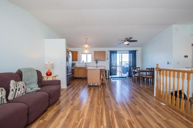 3023 33rd Street S, Moorhead, MN 56560