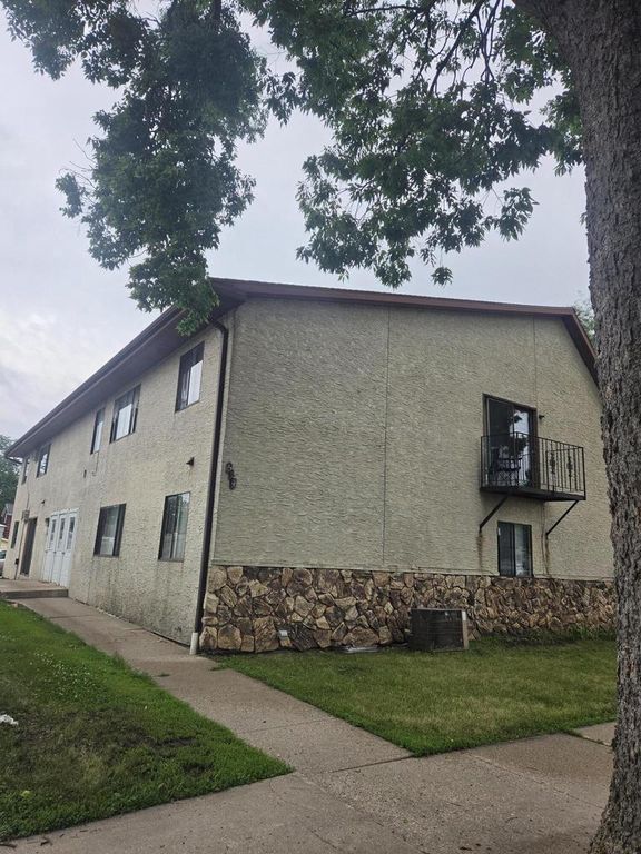514 10th STREET N, La Crosse, WI 54601