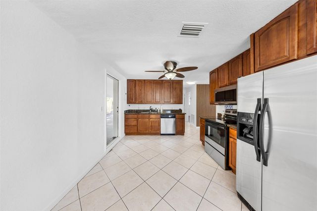 5921 NE 1st Avenue, Oakland Park, FL 33334