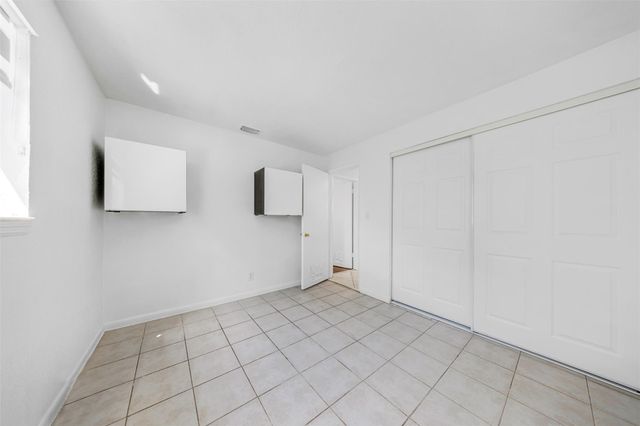 5921 NE 1st Avenue, Oakland Park, FL 33334