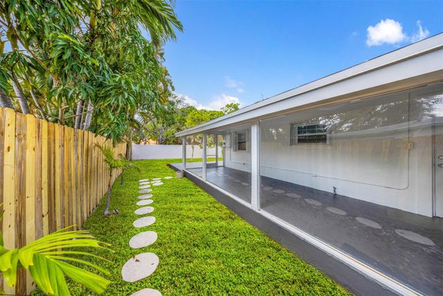 5921 NE 1st Avenue, Oakland Park, FL 33334