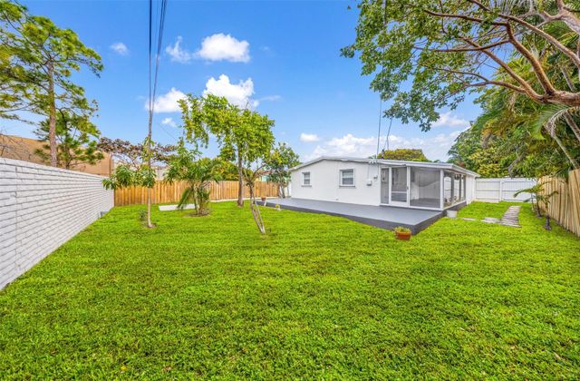 5921 NE 1st Avenue, Oakland Park, FL 33334
