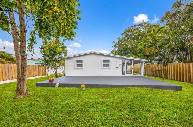 5921 NE 1st Avenue, Oakland Park, FL 33334