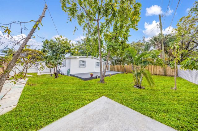 5921 NE 1st Avenue, Oakland Park, FL 33334
