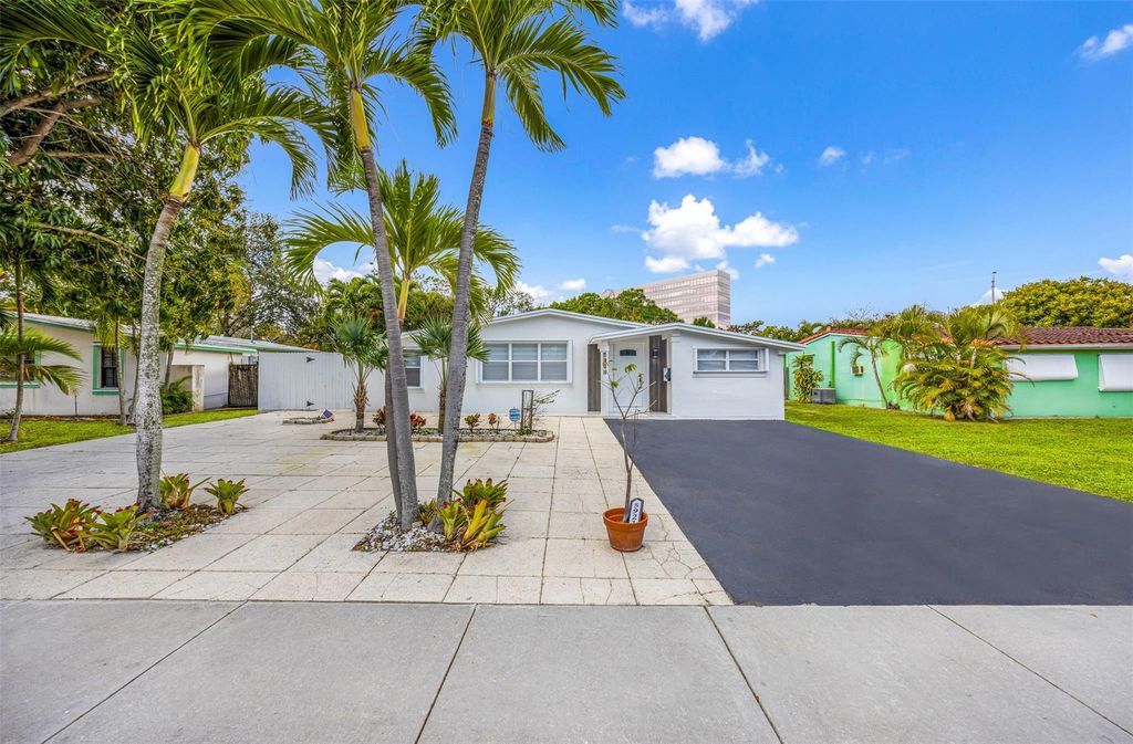 5921 NE 1st Avenue, Oakland Park, FL 33334