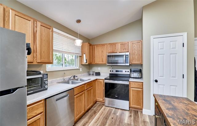 206 Cherrywood Parc Drive, O'fallon, MO 63368