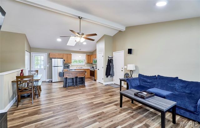 206 Cherrywood Parc Drive, O'fallon, MO 63368