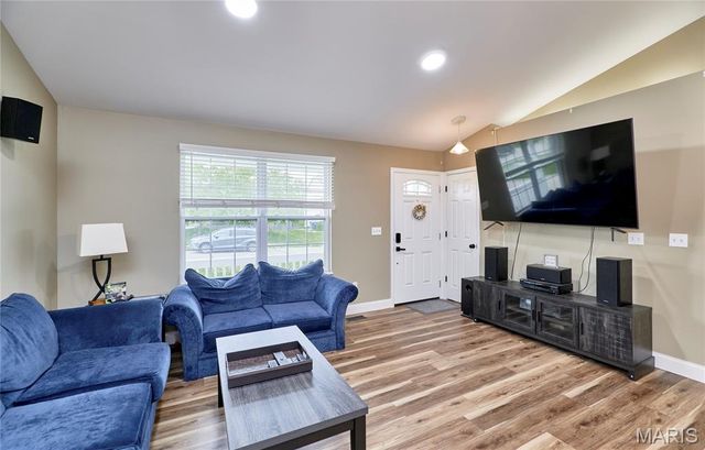 206 Cherrywood Parc Drive, O'fallon, MO 63368