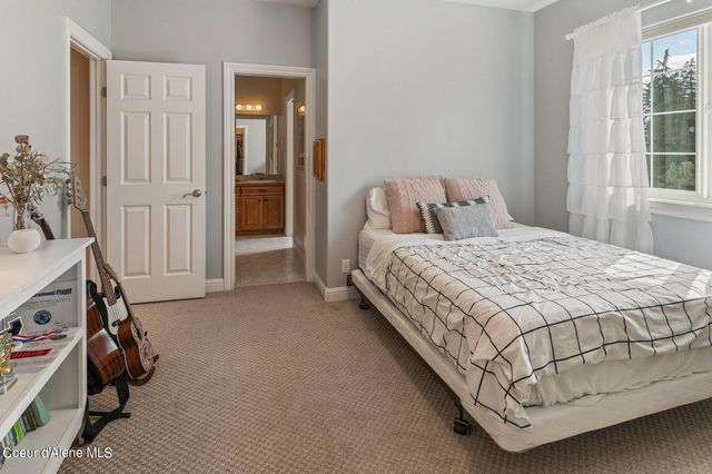 5336 E SHIRE LN, Hayden, ID 83835