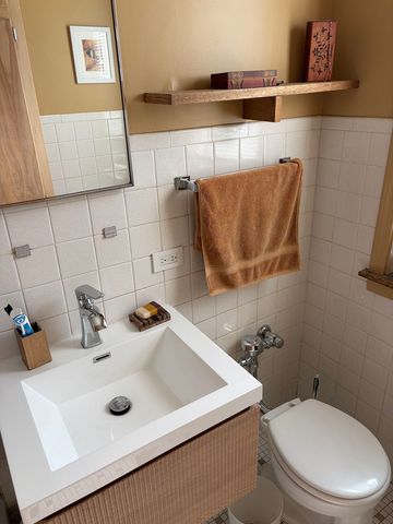 1210 W Jarvis Avenue 3S, Chicago, IL 60626
