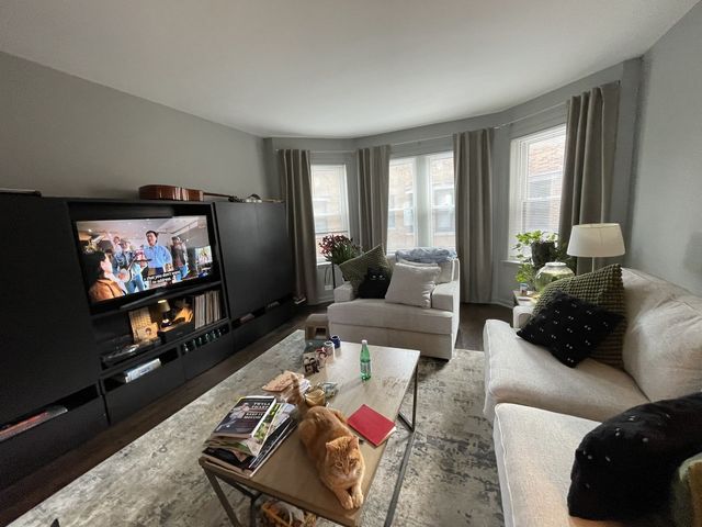 1210 W Jarvis Avenue 3S, Chicago, IL 60626
