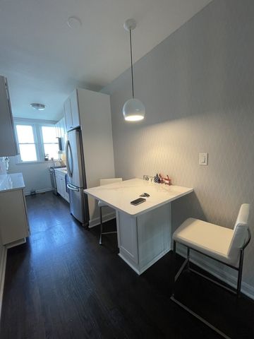 1210 W Jarvis Avenue 3S, Chicago, IL 60626