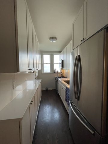 1210 W Jarvis Avenue 3S, Chicago, IL 60626
