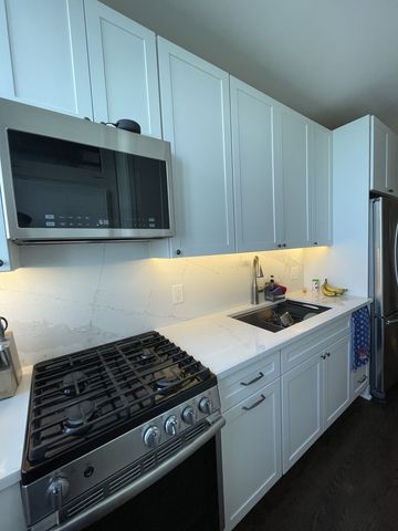 1210 W Jarvis Avenue 3S, Chicago, IL 60626