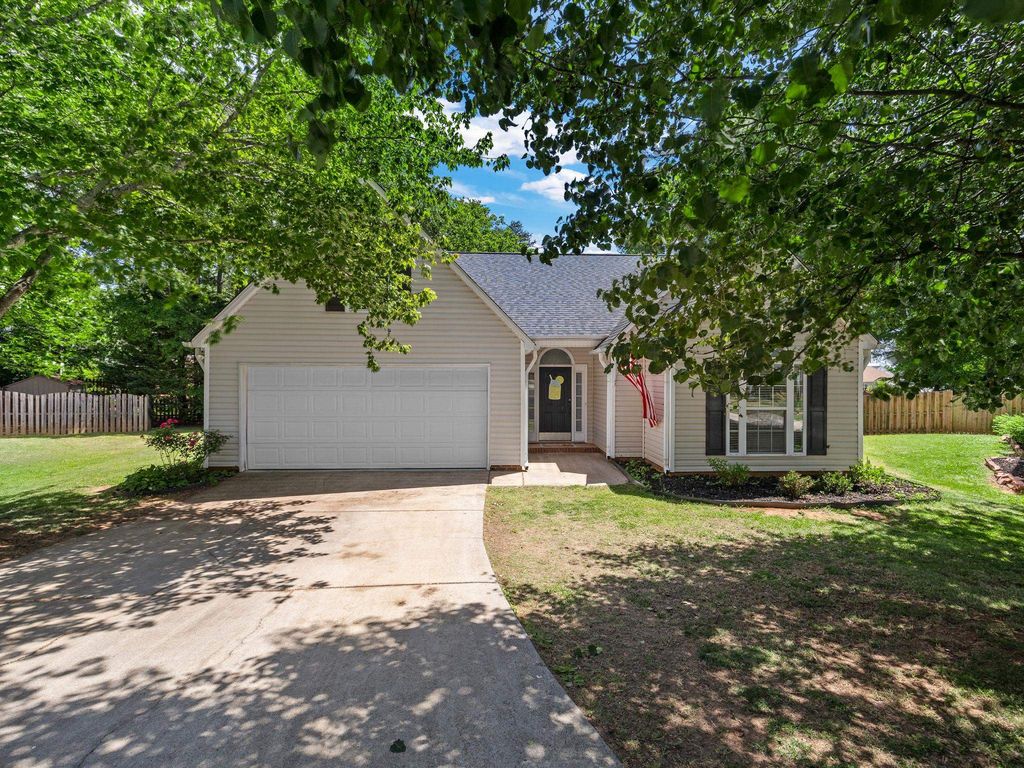426 Flamingo Way, Boiling Springs, SC 29316