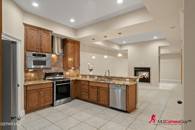 5721 CAPROCK Court A, El Paso, TX 79912