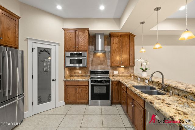 5721 CAPROCK Court A, El Paso, TX 79912