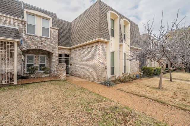 3020 Stonehenge Lane, Carrollton, TX 75006