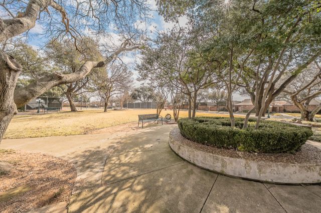 3020 Stonehenge Lane, Carrollton, TX 75006