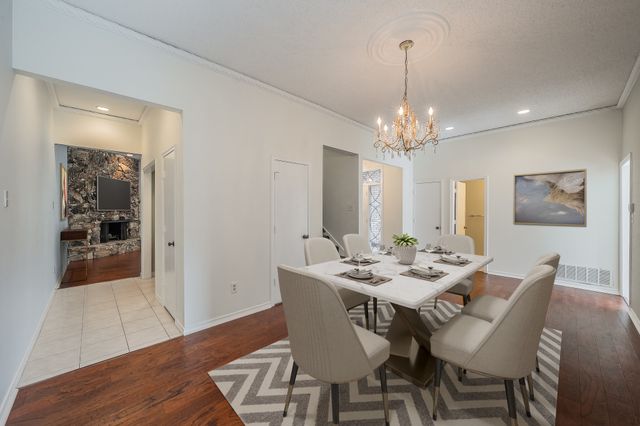 3020 Stonehenge Lane, Carrollton, TX 75006