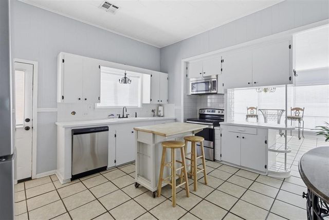 1149 Hodges Street, Lake Charles, LA 70601