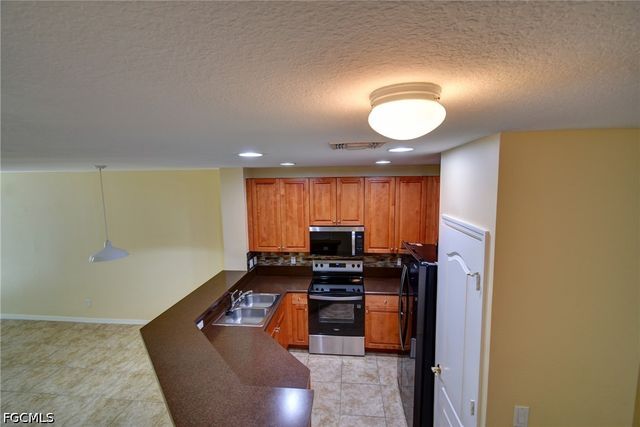 8585 Athena CT, Lehigh Acres, FL 33971