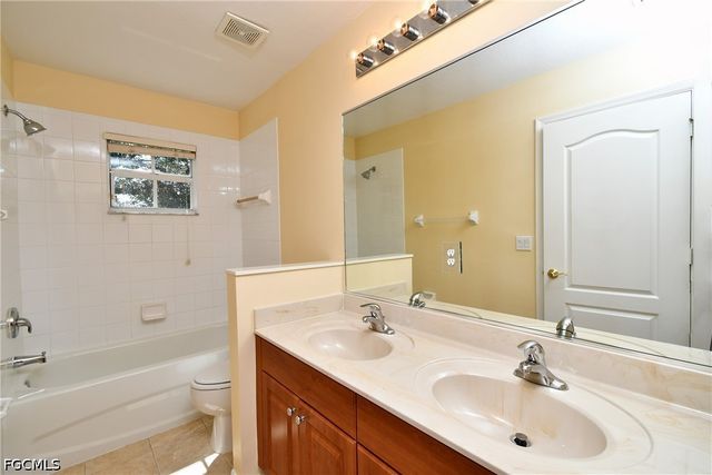 8585 Athena CT, Lehigh Acres, FL 33971
