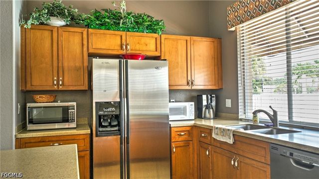 8585 Athena CT, Lehigh Acres, FL 33971