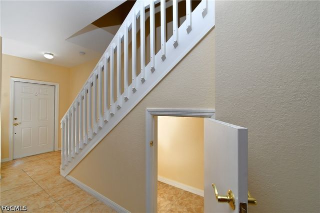 8585 Athena CT, Lehigh Acres, FL 33971