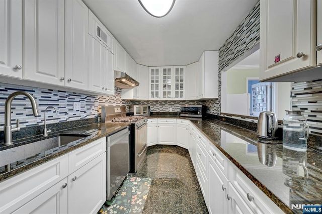 2000 Linwood Avenue 16J, Fort Lee, NJ 07024