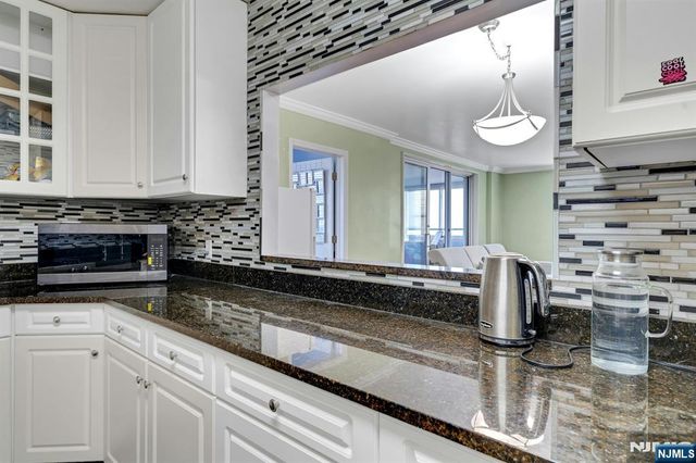 2000 Linwood Avenue 16J, Fort Lee, NJ 07024