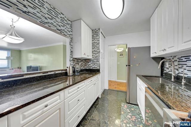 2000 Linwood Avenue 16J, Fort Lee, NJ 07024
