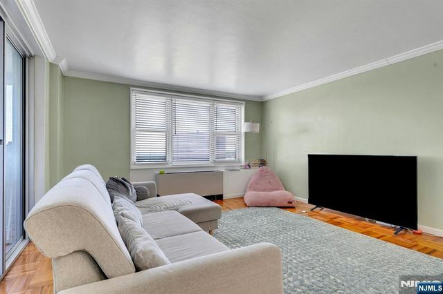 2000 Linwood Avenue 16J, Fort Lee, NJ 07024