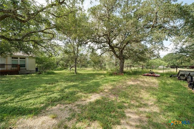 166 Paint Brush Trail, Lockhart, TX 78644