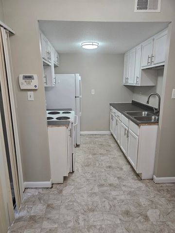 5197 FLOWERING PEACH DR # 5197, Memphis, TN 38115
