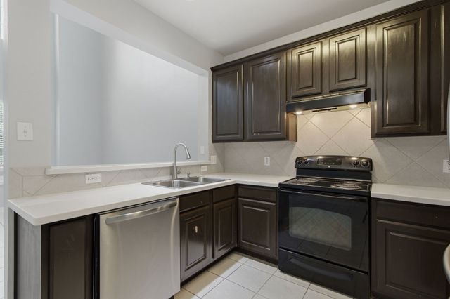 2202 Sandshell Street, Bedford, TX 76021