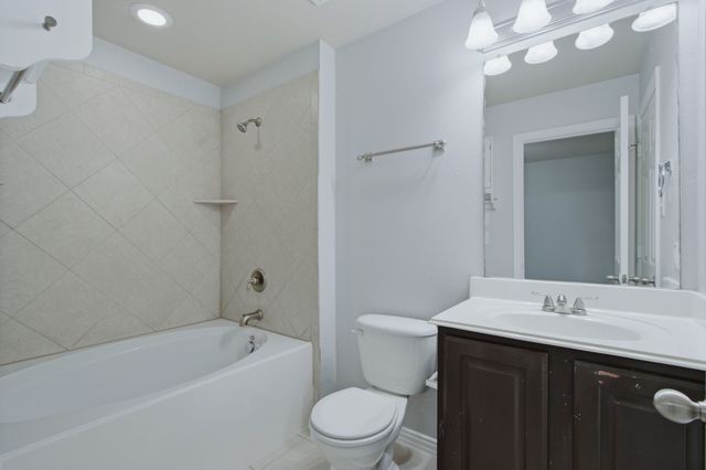 2202 Sandshell Street, Bedford, TX 76021