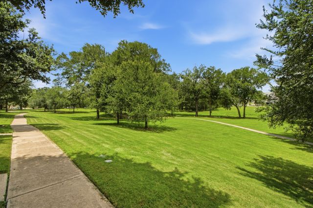 2202 Sandshell Street, Bedford, TX 76021