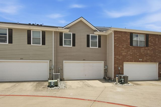 2202 Sandshell Street, Bedford, TX 76021