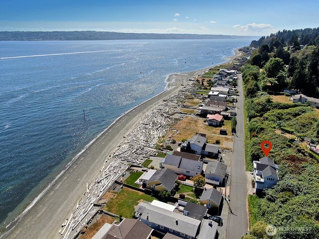 6598 Columbia Beach Dr., Clinton, WA 98236