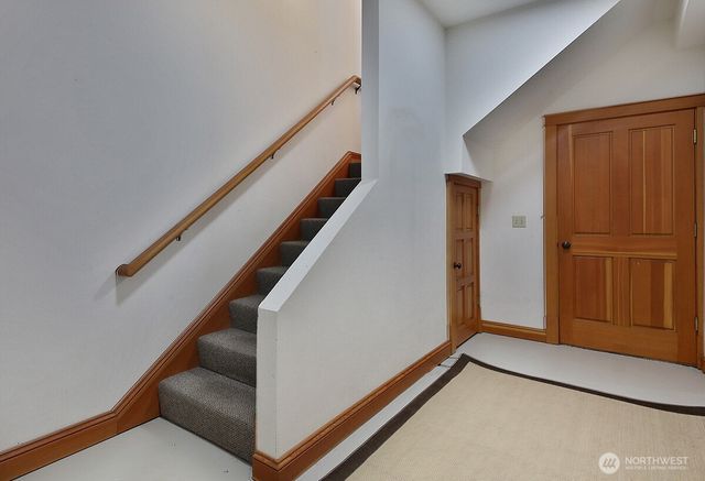 6598 Columbia Beach Dr., Clinton, WA 98236