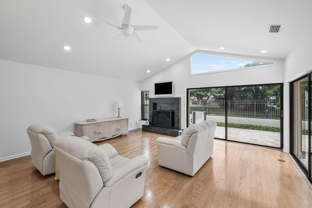 21874 Town Place Drive 21874, Boca Raton, FL 33433