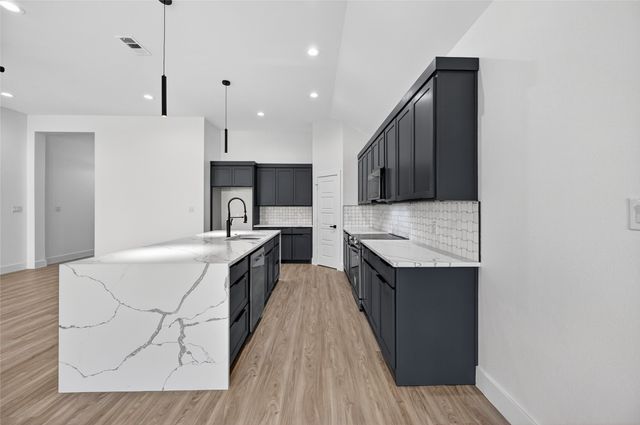 1930 Houston Street, Grand Prairie, TX 75050