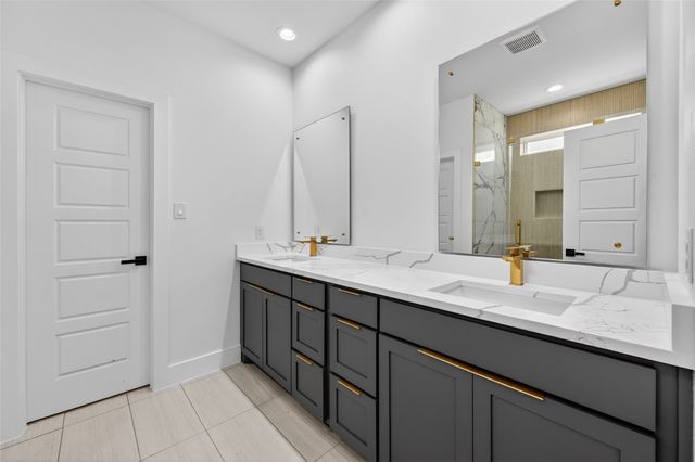 1930 Houston Street, Grand Prairie, TX 75050