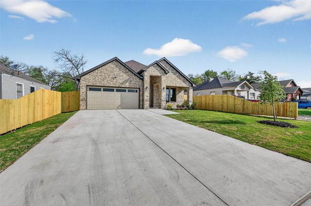1930 Houston Street, Grand Prairie, TX 75050