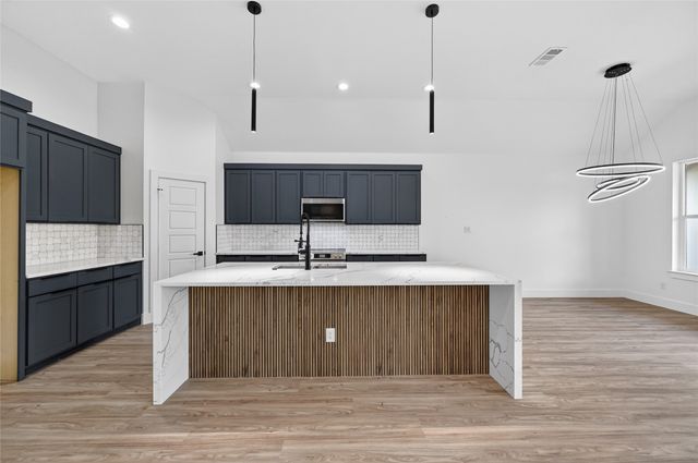 1930 Houston Street, Grand Prairie, TX 75050